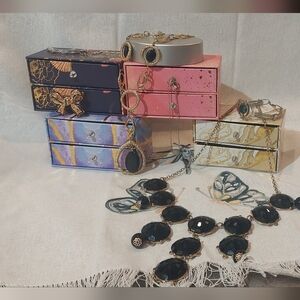 Fashion Jewelry Black Gemstone Statement Necklace and Pendant Set